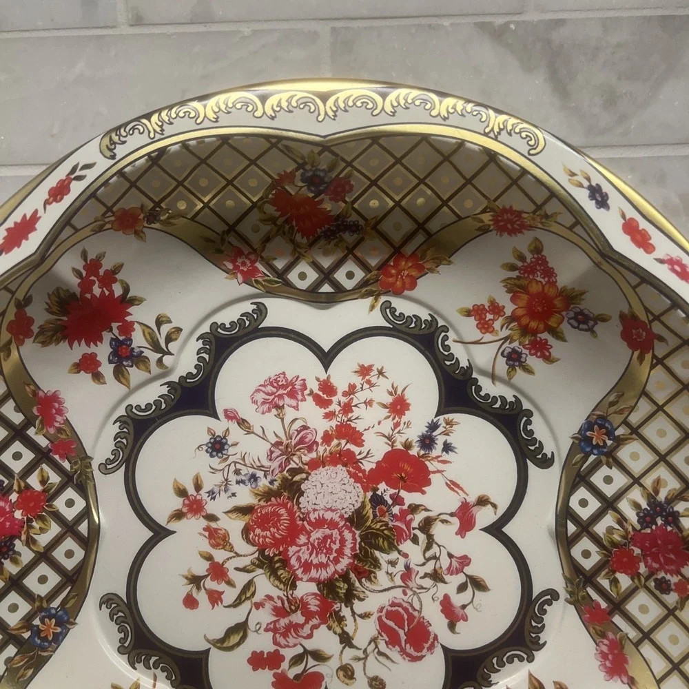 Vintage Tin bowl by The Tin Box Company of America Floral Patern  10.5
